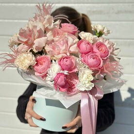 Композиция романтика/кустовые розы/французские розы/диантусы/сухоцветы/кустовая хризантема /цветы Уфы/доставка Уфа