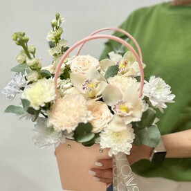 Композиция чудеса/орхидея/кустовая хризантема/маттиола/диантус/эвкалипт/кустовая роза/цветы Уфы/доставка Уфа