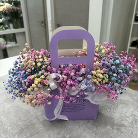 Пышная композиция из гипсофилы