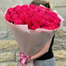 Шикарный букет из 51 розы Пинк Флойд в дизайнерской упаковке (E169)