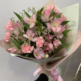 Альстромерия розовая