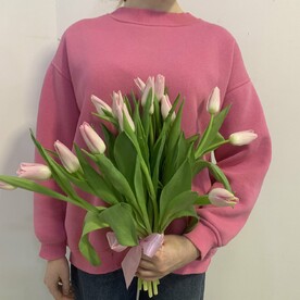 Букет нужно розовых тюльпанов