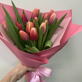 Яркие тюльпаны