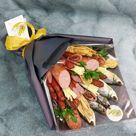 Букет с закусками "Рыбка да мясо"