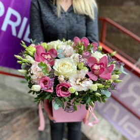 Цветочная коробка с орхидеями Фейерверк