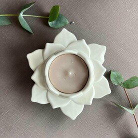 Свеча Лотос