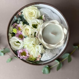 Подарочная коробка со свечей