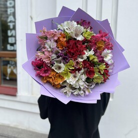 Прекрасный микс альстромерий