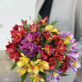 Букет 9 альстромерий