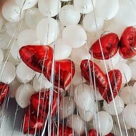 Шары под потолок сердца на 8 марта