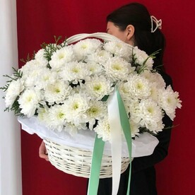 Цветочная композиция в корзине "Аврора"