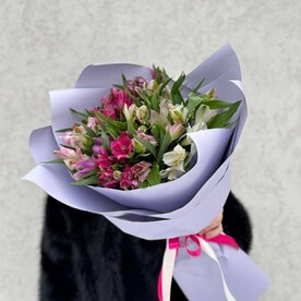 Монобукет из 9 альстромерий