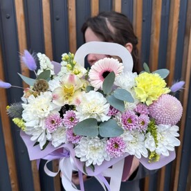 Цветы в коробке с герберой 🌸