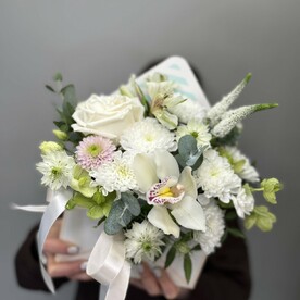 Цветы в конверте с орхидей