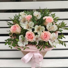 Альстромерия и роза