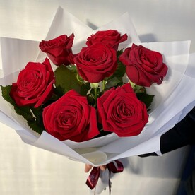 Букет из 7 красных роз