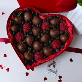 Коробка сердце с клубникой в шоколаде ❤️Клубника в шоколаде