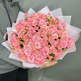 Букет с кустовой розой Одилия 51 шт