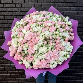 Букет 101 кустовая пионовидная роза