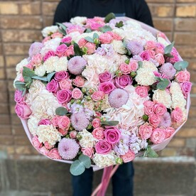 Авторский букет с Гортензией и Хризантемами