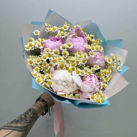 История с ароматными Пионами Sarah и летней ромашкой_S