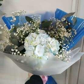 Букет с гортензией
