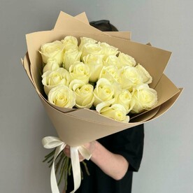 Букет из белых розочек