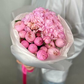 Пионовидная Роза Silva Pink и Гортензия