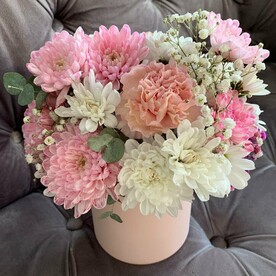 Милая композиция на стол 🌸 хризантемы / Цветы в коробке