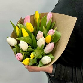 Букет из тюльпанов микс