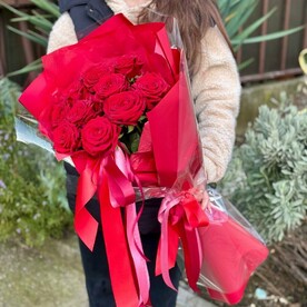 Букет гигант из красных роз «Стильнячий»