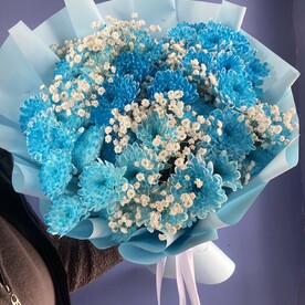 ОбъемныйБукет из кустовых хризантем и гипсофилы