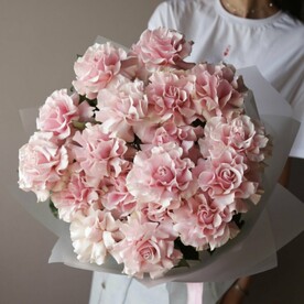 Французские розовые розы