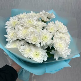 Букет из белых хризантем
