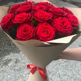 25 красных роз