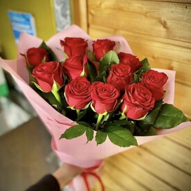 11 красных роз