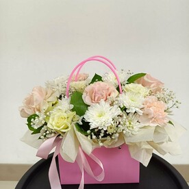 Нежная сумочка бело розовая