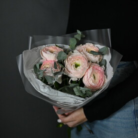 Монобукет из ранункулюсов