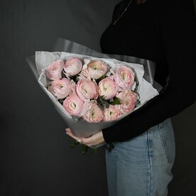 Монобукет из ранункулюсов