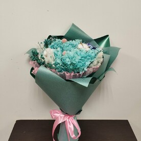 Стабилизированные цветы в шляпной коробке