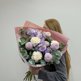Букет лавандовый с хризантемой момоко и ароматной маттиолой