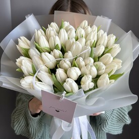 Букет цветов из 51 белого тюльпана