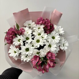 Букет из 4 хризантем и 3 альстромерий микс, арт: 3101