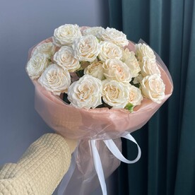 Букет из кустовой розы