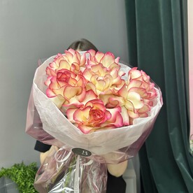 Букет из ажурных роз