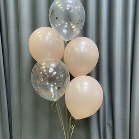 Фонтан из Шариков с гелием