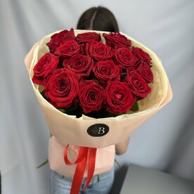 Букет из 15 красных роз