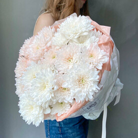 Букет из кустовой хризантемы