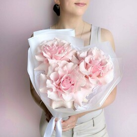 Нежный букет комплимент розовые французские розы