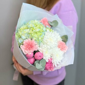 Букет из цветов пион розы, диантуса и гортензия (SB022)